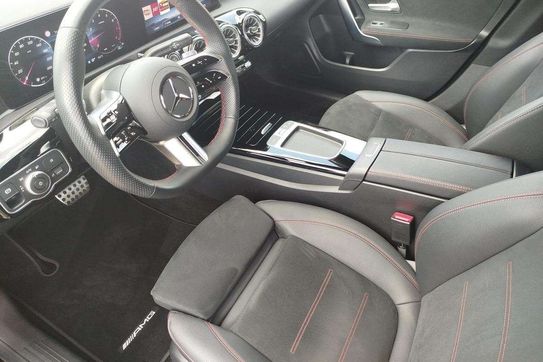 Mercedes CLA 180 AMG Line 7G-DCT