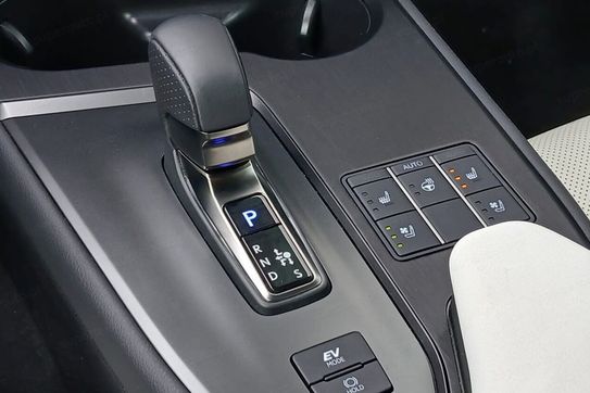 Lexus UX 300h F Sport AWD