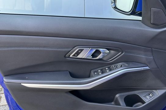 BMW Seria 3 320d xDrive M Sport sport-aut