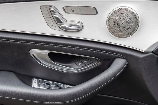 Mercedes E Klasa E 300 e 4-Matic Avantgarde