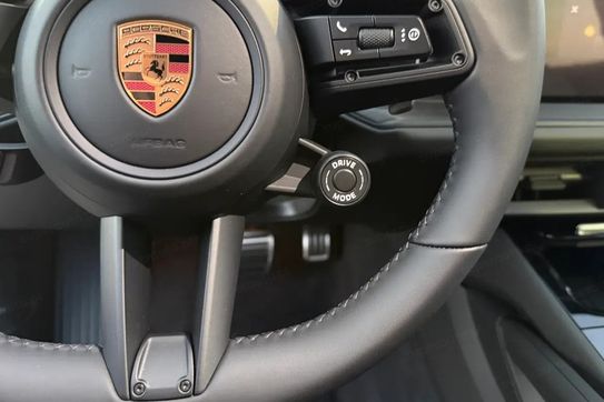 Porsche Cayenne Coupe E-Hybrid Black Edition