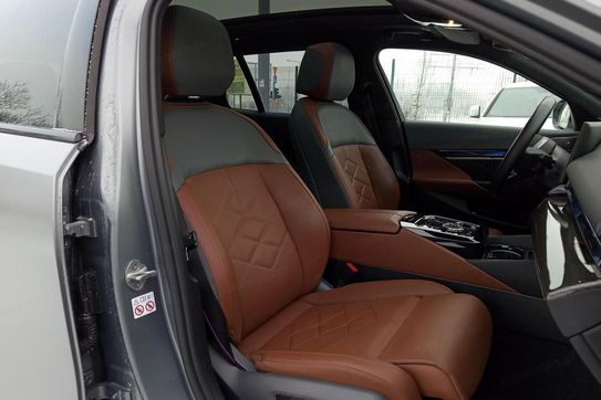 BMW i5 83.9kWh M60 xDrive