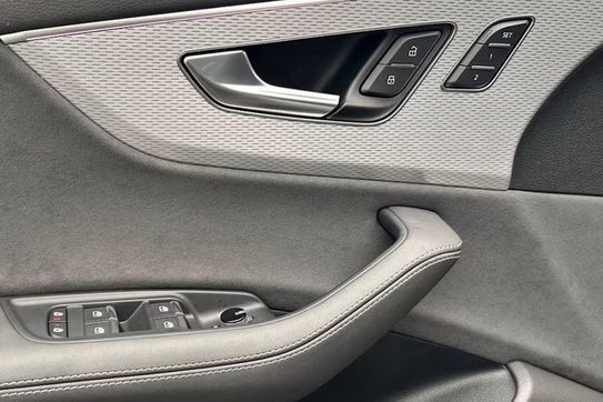 Audi Q8 SQ8 TFSI quattro