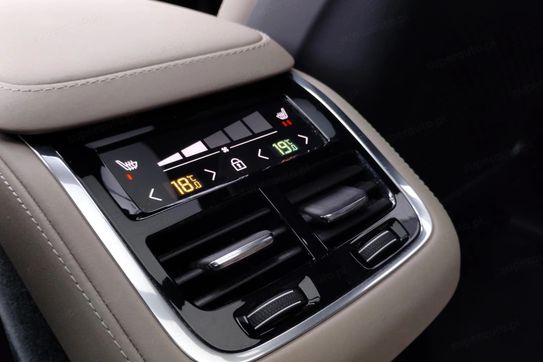 Volvo XC90 T8 AWD Plug-In Hybrid Ultra Bright 7os aut