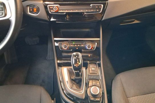 BMW Seria 2 216d aut