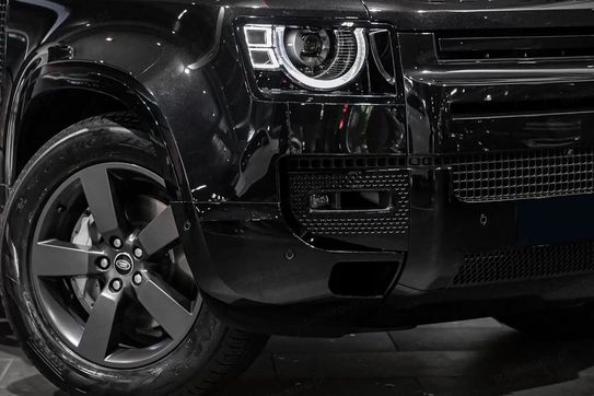 Land Rover Defender 110 D250 X-Dynamic HSE
