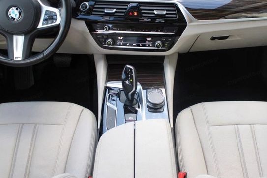 BMW Seria 5 Touring 530i xDrive Luxury Line