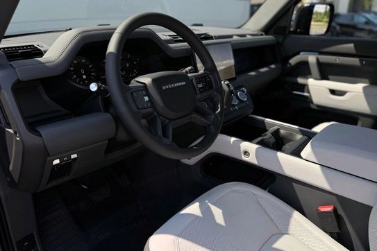 Land Rover Defender 110 D200 X-Dynamic SE