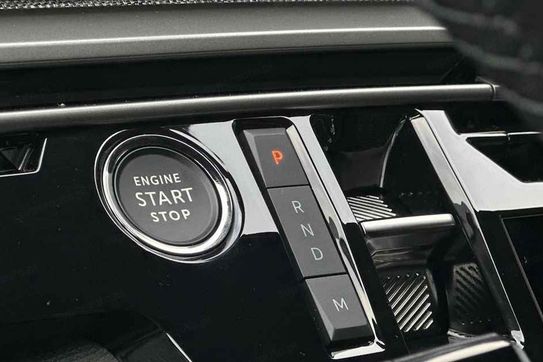 Peugeot 5008 Allure e-DCS6 1.2 mHEV