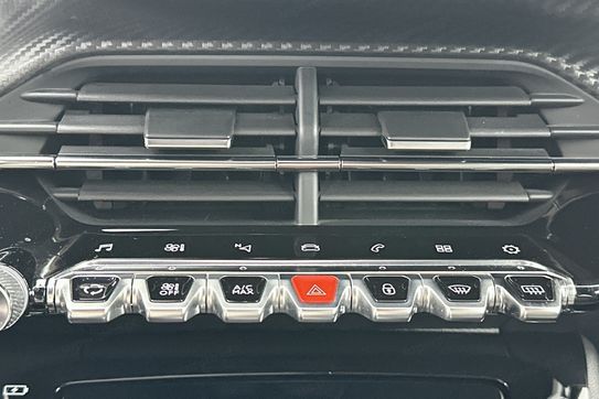 Peugeot 2008 GT 1.2 PureTech EAT8