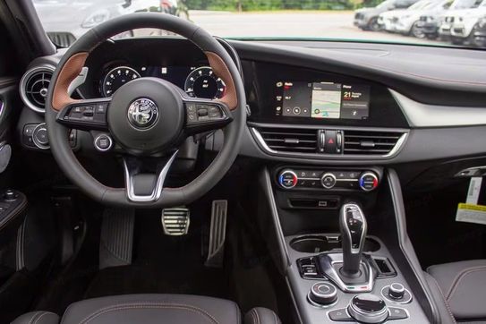 Alfa Romeo Giulia 2.0 Turbo Intensa Q4