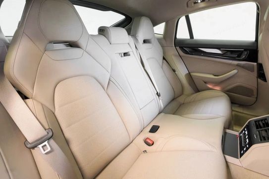 Porsche Panamera 4