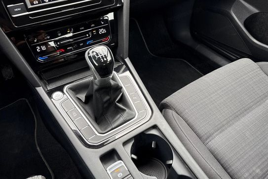 Volkswagen Passat 1.5 TSI EVO Business