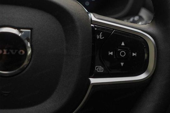 Volvo XC60 B5 AWD Plus Dark