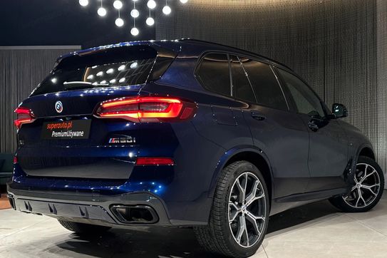BMW X5 M50i
