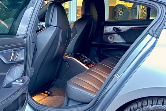 BMW Seria 8 M850i xDrive