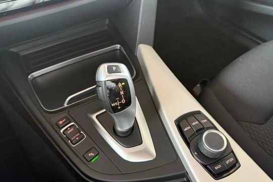 BMW Seria 3 Gran Turismo 320i Advantage