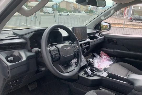 Toyota HiLux mHEV Double Cab Live 4x4 aut