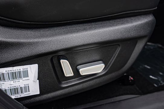 JAC JS8 PRO 1.5 T-GDI 7 DCT 7os.