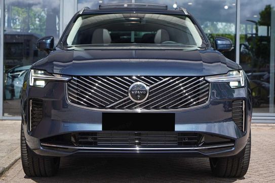 Volvo XC90 T8 AWD Plug-In Hybrid Ultra Bright