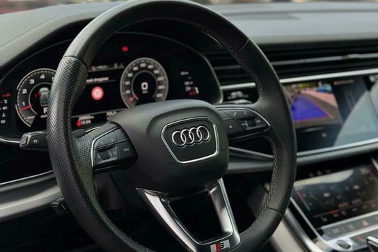 Audi Q8 55 TFSI mHEV Quattro Tiptronic