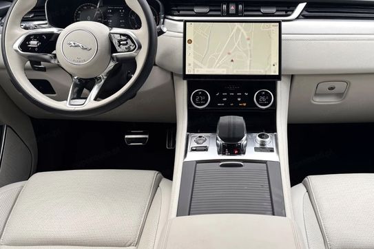 Jaguar F-Pace 2.0 D200  AWD R-Dynamic SE