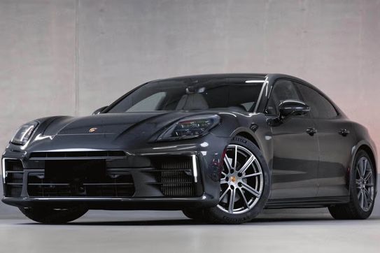 Porsche Panamera 4