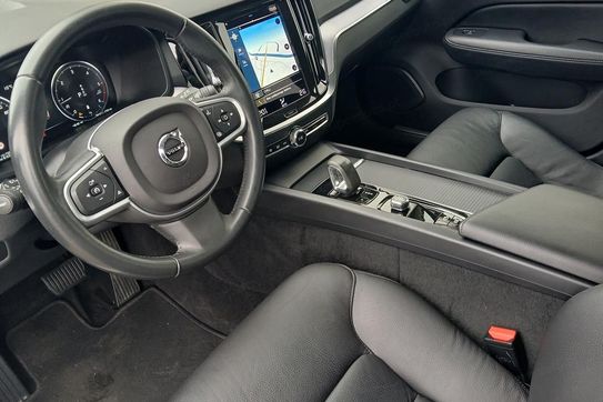 Volvo V60 B4 B Momentum Pro