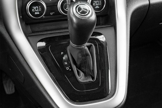 Mercedes T klasa T180d AT