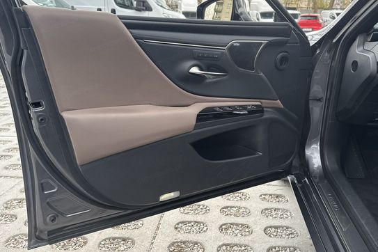 Lexus ES 300h Prestige