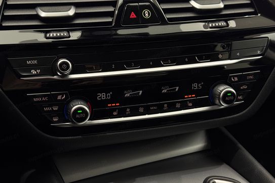 BMW Seria 5 520i mHEV aut