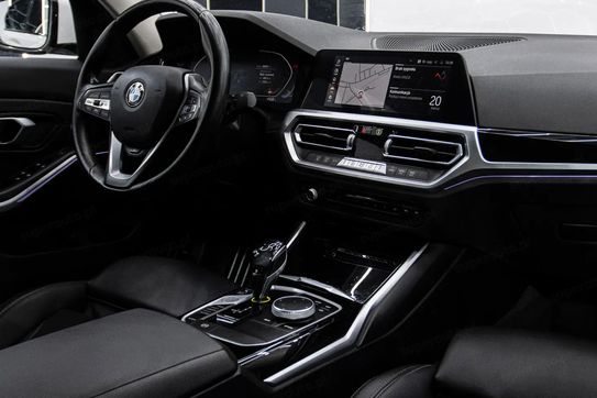 BMW Seria 3 318i Advantage