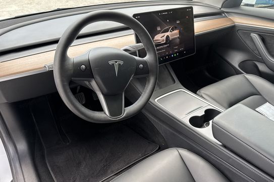Tesla Model 3 RWD