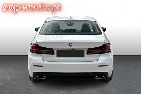 BMW Seria 5 520i mHEV