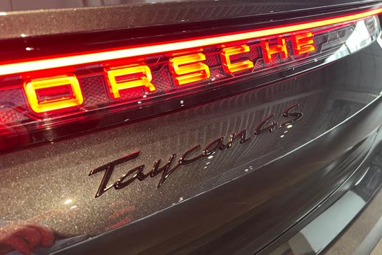 Porsche Taycan 4S Black Edition