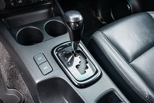 Toyota HiLux Double Cab Invincible 4x4  AT