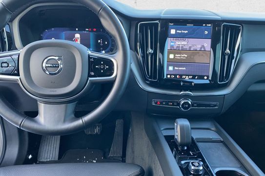 Volvo XC60 B5 B AWD Plus Dark aut