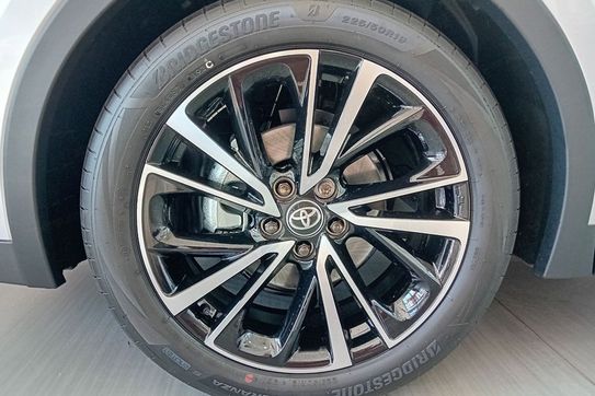 Toyota C-HR Executive 2.0 Plug-in Hybrid Dynamic Force