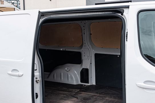 Opel Vivaro Extra Long L2H1 Enjoy A8