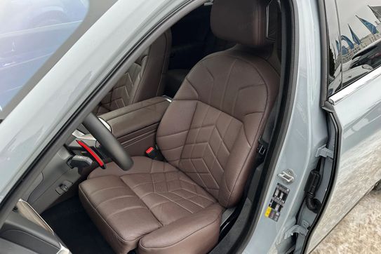 BMW Seria 7 M760e PHEV xDrive sport-aut