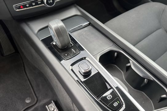 Volvo XC60 B4 D AWD Momentum Pro
