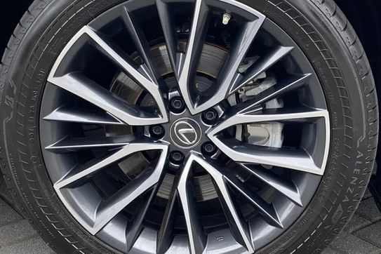 Lexus NX 350h Omotenashi 2.5 Hybrid AWD