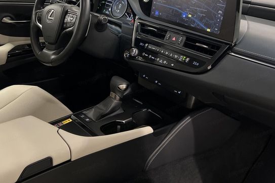 Lexus ES 300h Business Edition 2.5 E-CVT