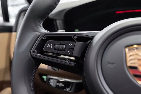 Porsche Cayenne E-Hybrid Black Edition