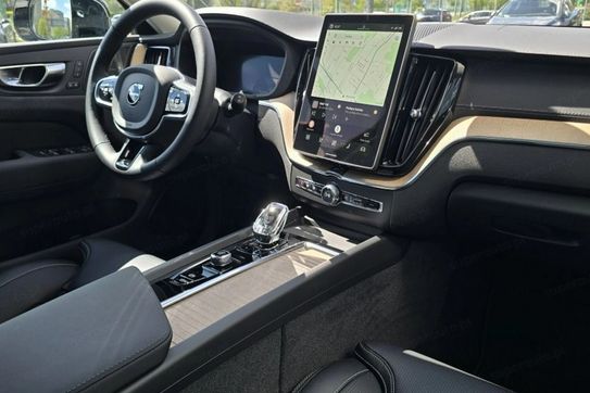 Volvo XC60 T8 Plug-In Hybrid AWD Ultra Dark