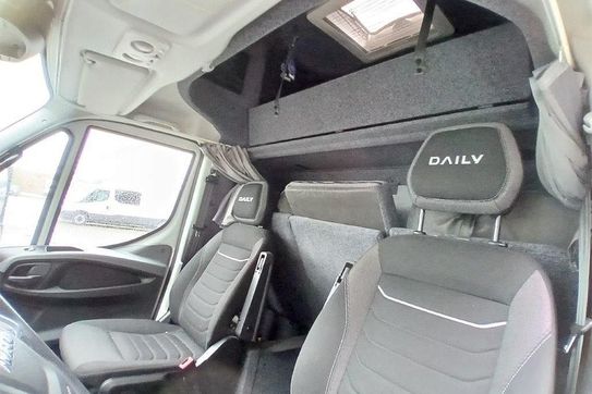 Iveco Daily 70C18 Zabudowa + Tył spanie
