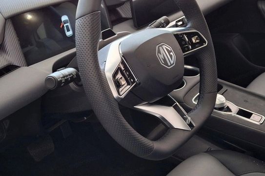 MG MGS5 49kWh Standard Range RWD Exclusive