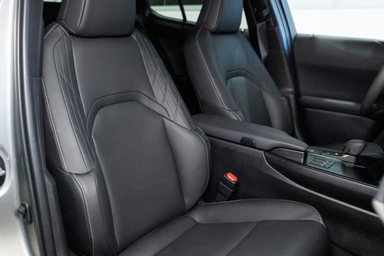 Lexus UX 300h F Sport Design