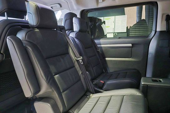 Peugeot Traveller Long L2H1 Business VIP EAT8