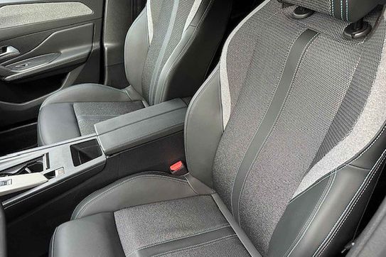 Peugeot 308 Allure e-DCS6 1.2 mHEV